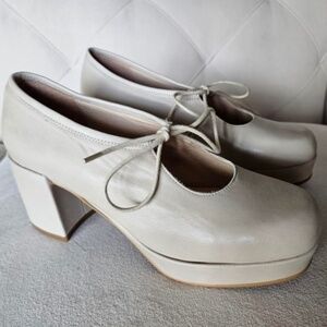 INTENTIONALLY BLANK Serif Clouds Platforms in "Cream" (US 8.5)